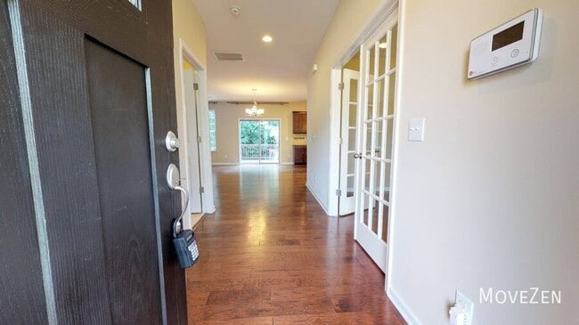 Photo - 105 Maraketch Ct