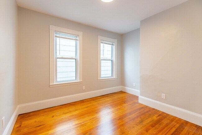 Photo - 206 H St Unit 2