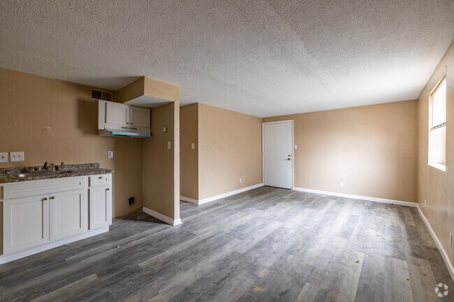 Living Area - River Pointe Apartments