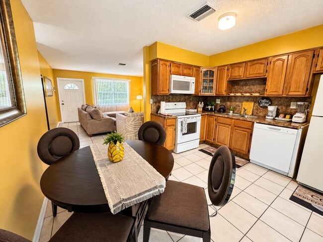 5441 NW 17th Ct