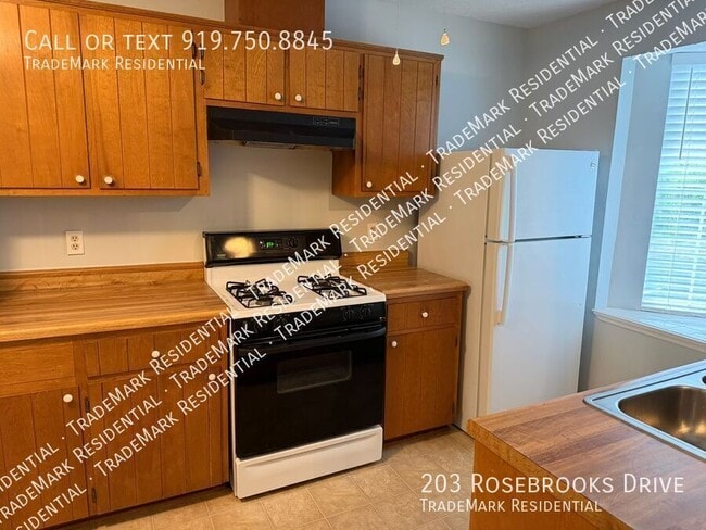 Photo - 203 Rosebrooks Dr
