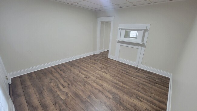 Photo - Shotgun Styled One Bedroom Close To UOfL