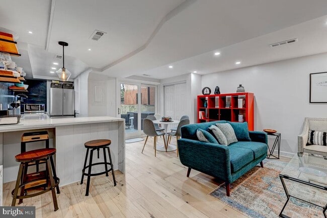 Photo - 1408 21st St NW