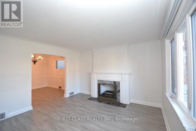 129 Felbrigg Ave