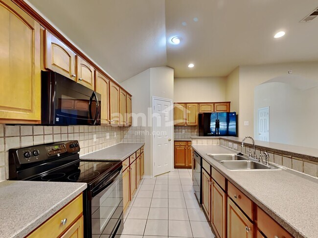 Photo - 7509 Amsterdam Ln