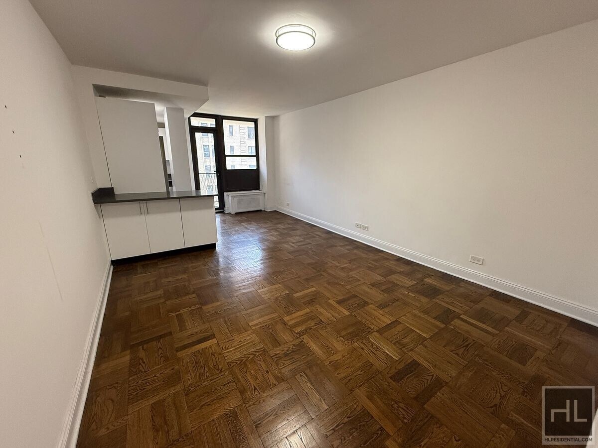 Photo - EAST 35 STREET Unit 6H