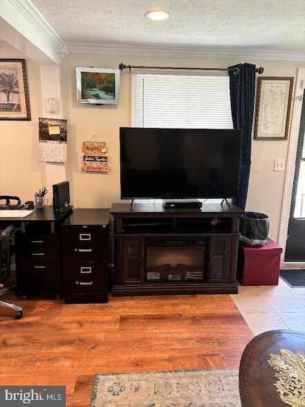 Photo - 419 Ashleaf Ave