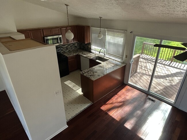 Photo - 530 Chesley Dr