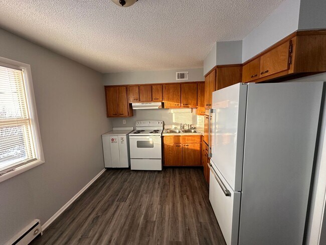 Photo - Updated 2 bed 1 bath apartment in the heart of Speedway
