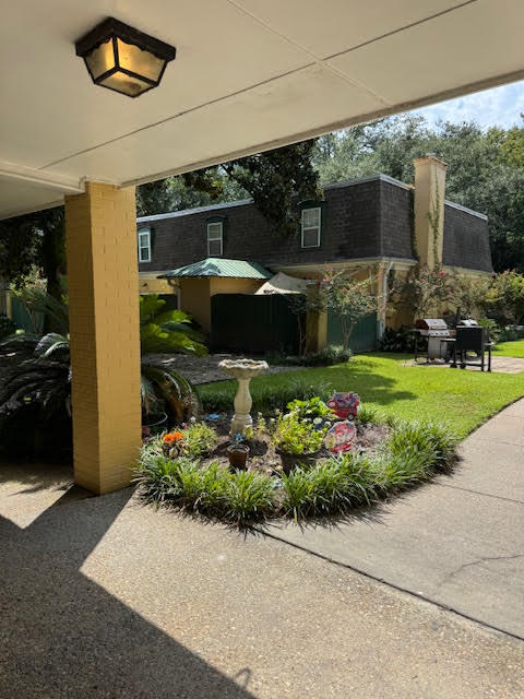 courtyard - 3310 Washington Ave Condo Unit #1215