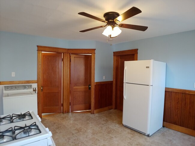 Photo - 29 Halmstad St Unit 1