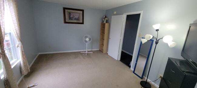 Photo - 10938 Parker Dr