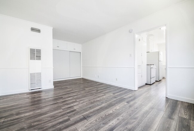 Building Photo - 5757 La Mirada Ave Rental