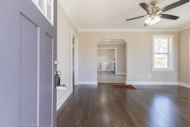 Photo - 1055 University St