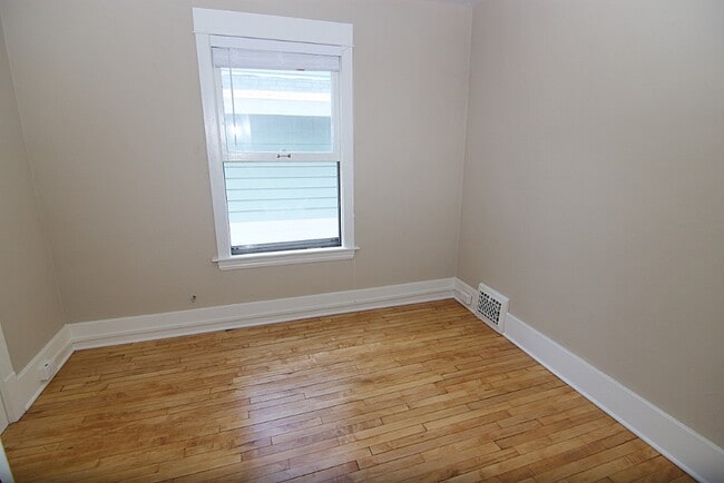 Photo - 1212 Lake Michigan Dr NW