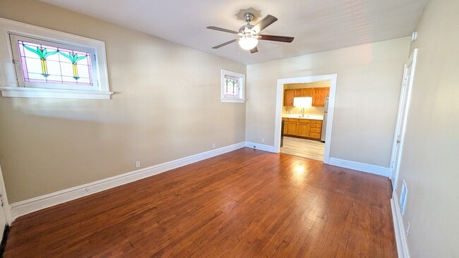 Building Photo - 5042 Mardel Ave Unit 5042 1F