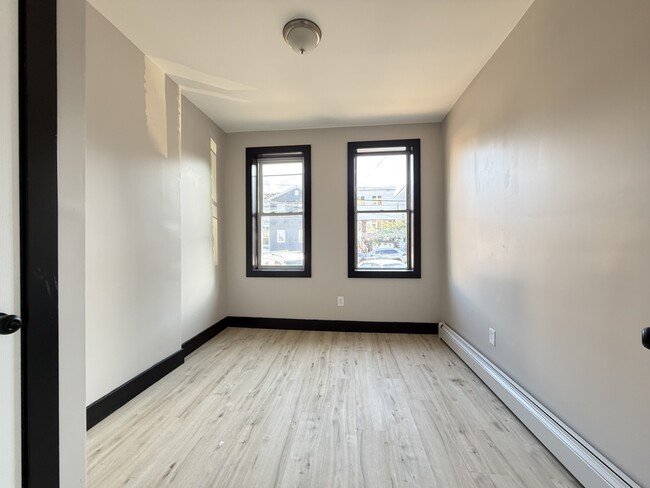 89-91 E 25th St 6