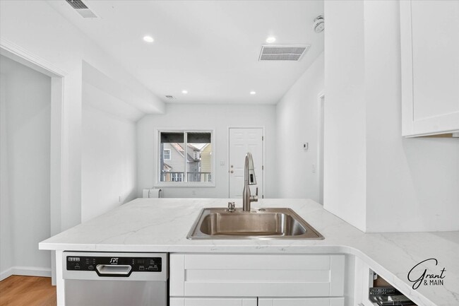 Photo - 3175-3177 Jacob - Grit and Grind Ventures LLC Unit 3177 Jacob