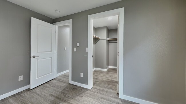 Photo - 1105 S Woodlawn St Unit 1