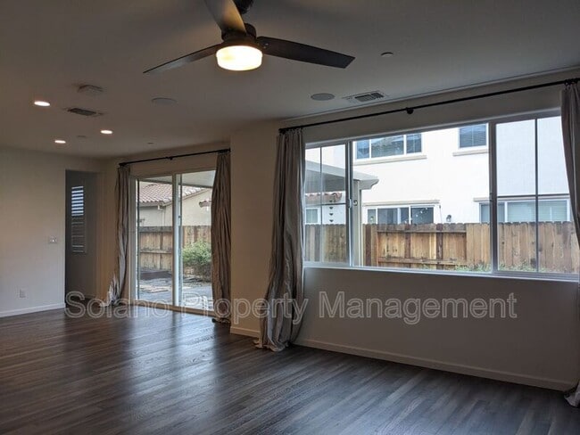 Photo - 537 Lavender Dr