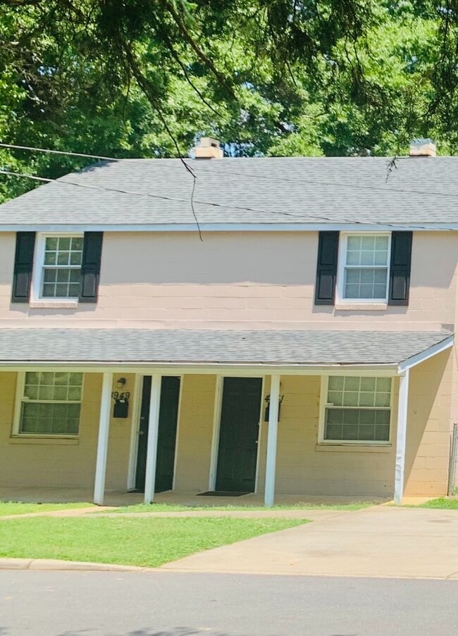 Building Photo - Hillsboro Unit 4951