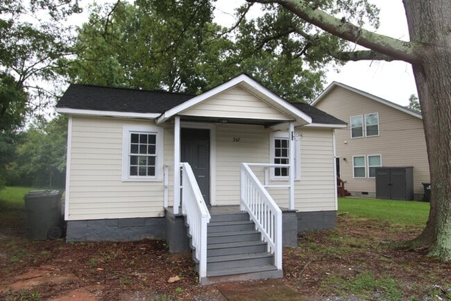 Building Photo - 247 Bynum Ave