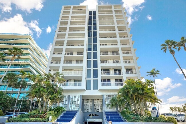 Building Photo - 9341 Collins Ave Unit 201 Rental