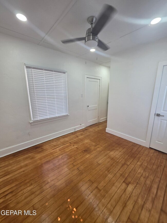Photo - 4002 Pershing Dr