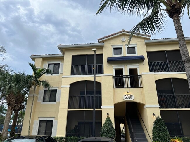 Building Photo - 3018 Alcazar Pl Unit 307