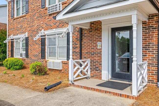 Photo - Super cute 1-bed, 1-bath, condo in Gastonia at Pickwyck Place near Hang Time Golf!