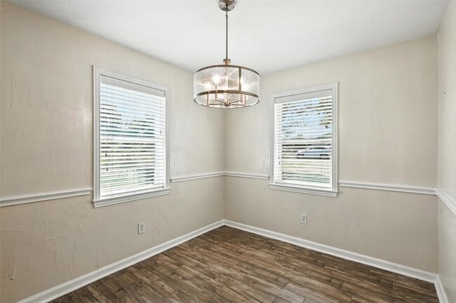 Photo - 205 Davis Rd