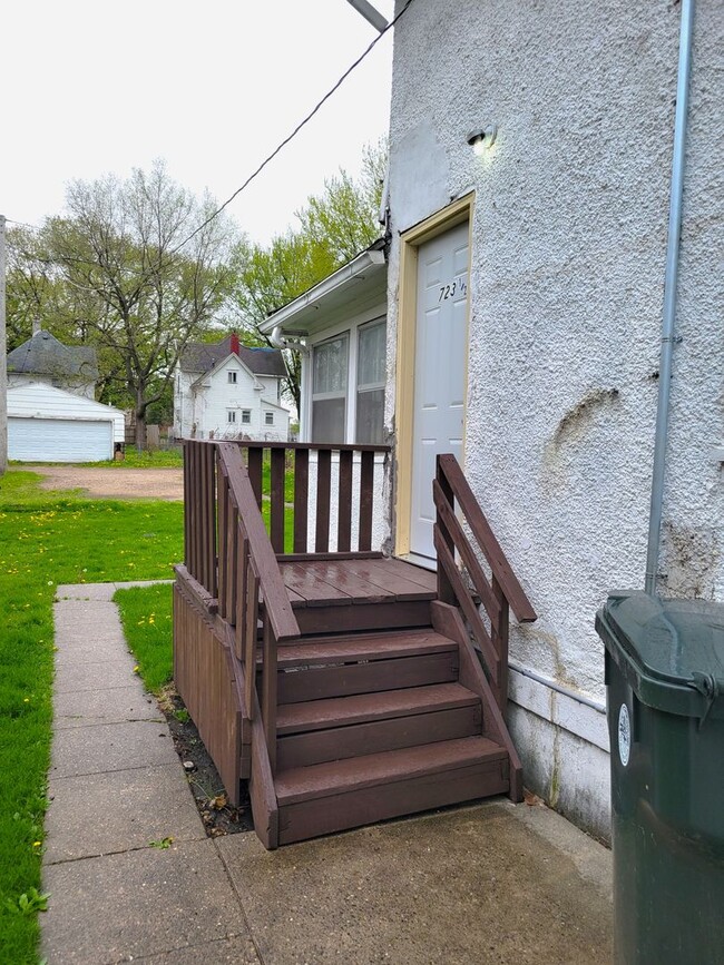 Photo - 723 W 1st St Unit 1/2