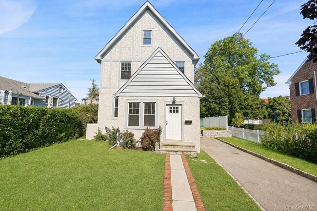 Building Photo - 288 Crestwood Ave