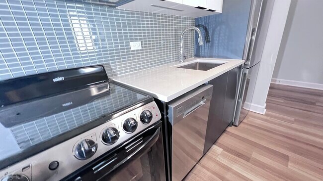 Building Photo - 160 Lafayette St Unit 52205