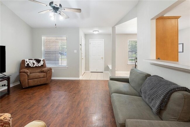 Photo - 3611 Oldenburg Ct
