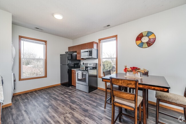 Building Photo - 433 W Grand St Unit C Rental