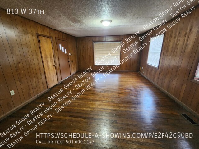 Photo - 813 W 37th St