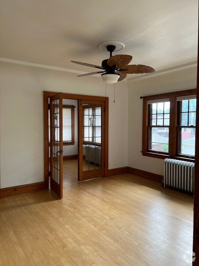 Building Photo - 726 N 49th St Unit 3 Rental