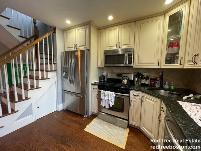 Photo - 2 Iroquois St Unit 2