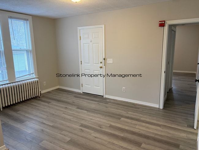 Photo - 66 Hamlet Ave Unidad 3