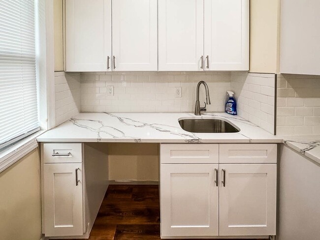 Photo - 170 St Pauls Ave Unit 2