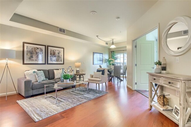 Photo - 925 N Lincoln St Condo Unit 6H
