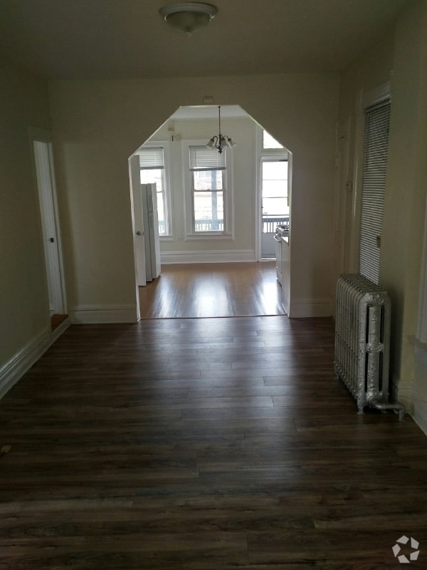 Building Photo - 1420 W 18th St Rental