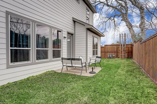 Photo - 4861 Benning Dr