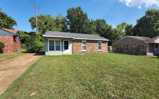 Building Photo - 4920 Shayne Cove