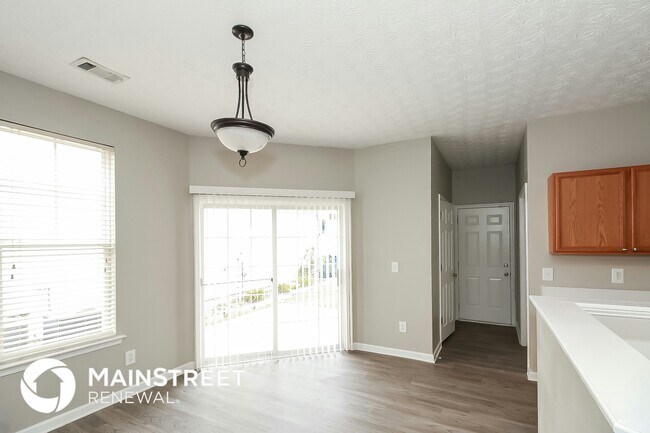 Photo - 4627 Legacy Square