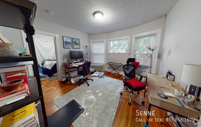 Building Photo - 5 Eustis St Unit 1R Rental