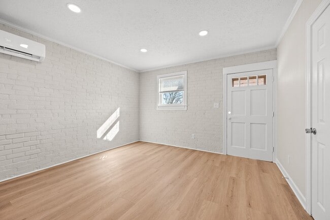 Photo - 132 Madison Cir Unit A