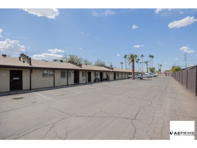 Building Photo - $500 OFF FIRST MONTH RENT MOVE IN SPECIAL!... Rental