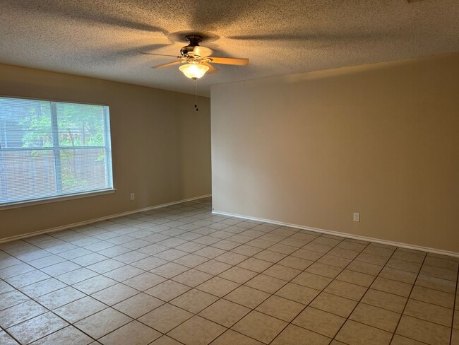 Photo - 8003 Chestnut Manor Dr